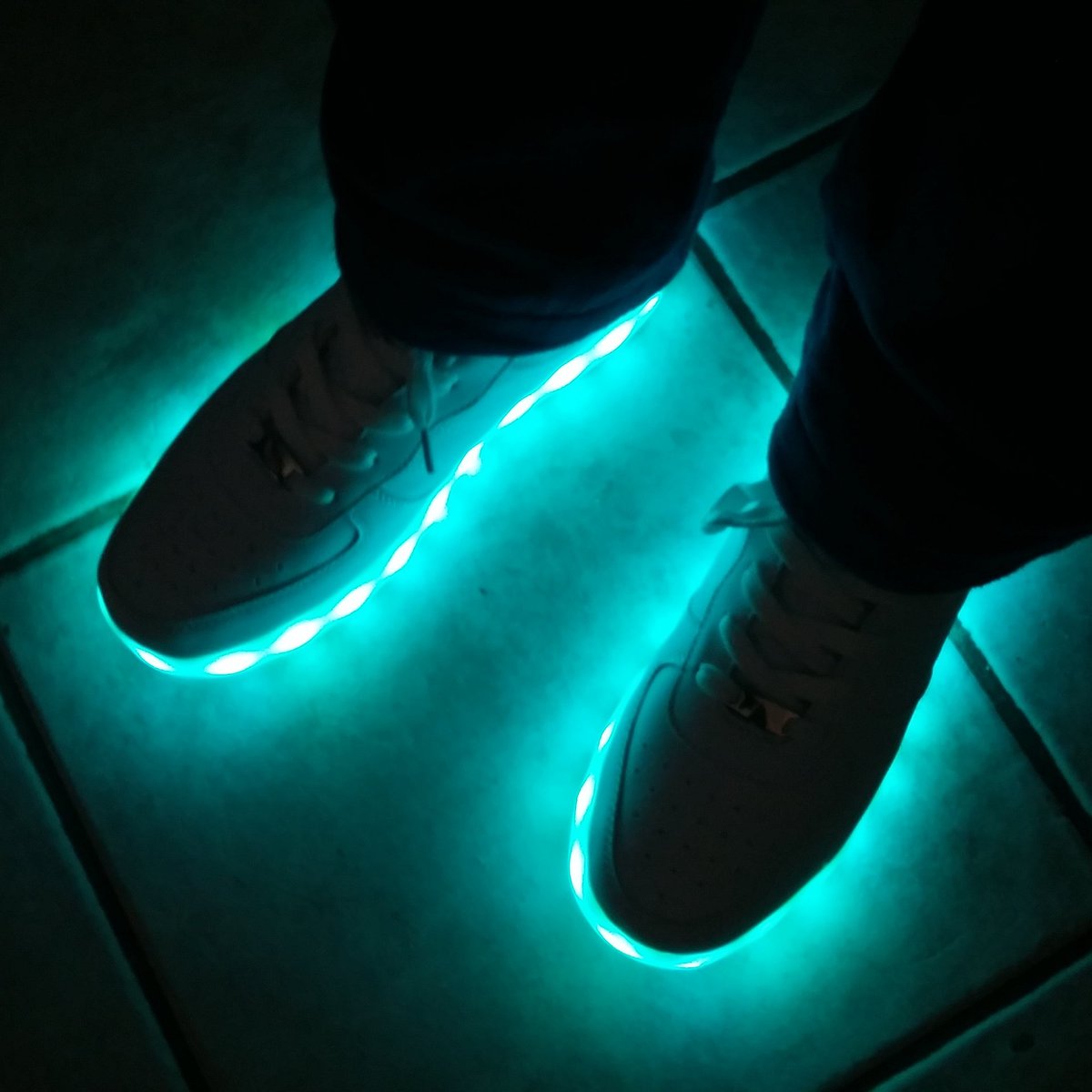 MatildeTorres19's tweet photo. Zapatillas led !!😍😍 https://t.co/GLfkwmblQ5