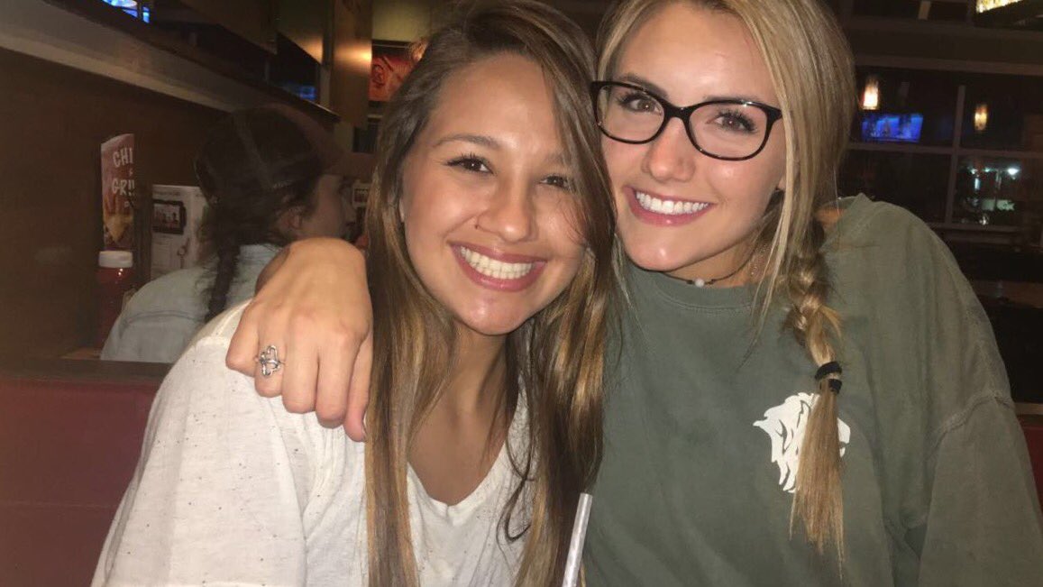 MahaneySidney's tweet photo. happy 19 leah, can't wait to celebrate🎉 https://t.co/4Kmqg0TvKr