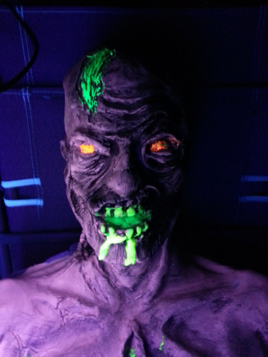 The scare crew tweet media