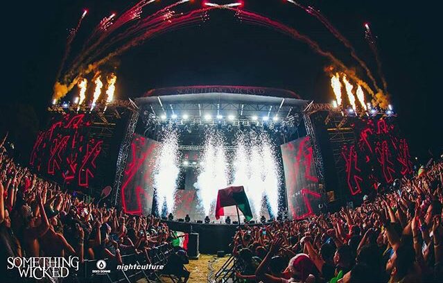 PLURBunnies's tweet photo. #SomethingWicked ticket prices increase @ midnight so buyem now @ their lowest!🎃👻🎊 Promo code PLURBunnies to save💰💰! https://t.co/LSptWBBI8k