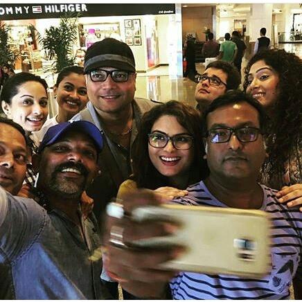 #cidteam at cinema #newmovie #WrongSideRaju <a href="/shivaajisatam/">shivaji satam</a> <a href="/dayanandcid/">Dayanand Shetty</a> <a href="/janvichheda/">Janvi Chheda</a> <a href="/tanyaAbrol/">tanya abrol</a> <a href="/ShraddhaMusale/">Shraddha Musle</a> 😍😘