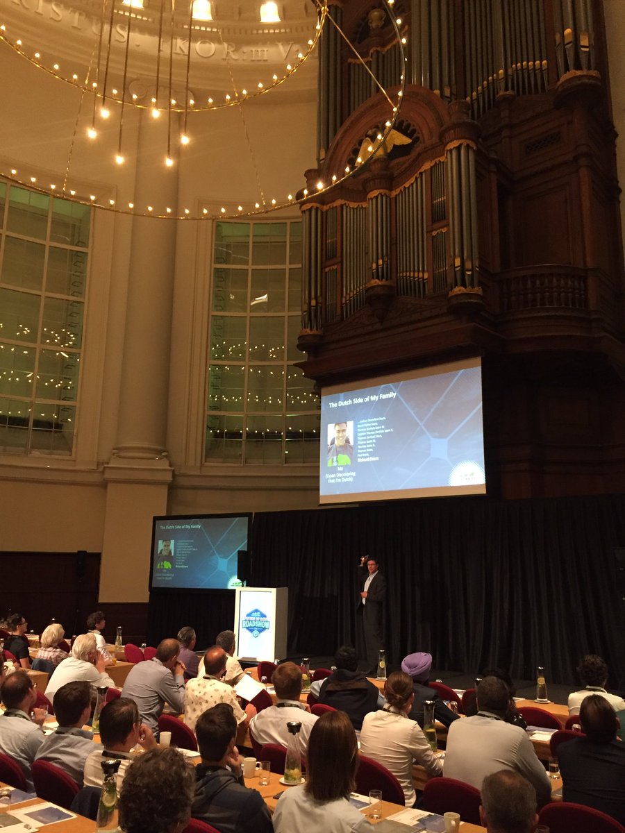 danhauenstein's tweet image. Center stage on the mic @jcsears kicks off @hortonworks #futureofdatashow Amsterdam