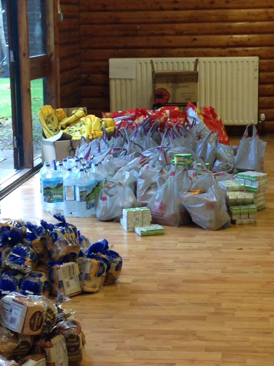 RachaelLVann's tweet photo. Sorting the food #BeFree16 @SallyAWarren https://t.co/2Tkisk6AgK