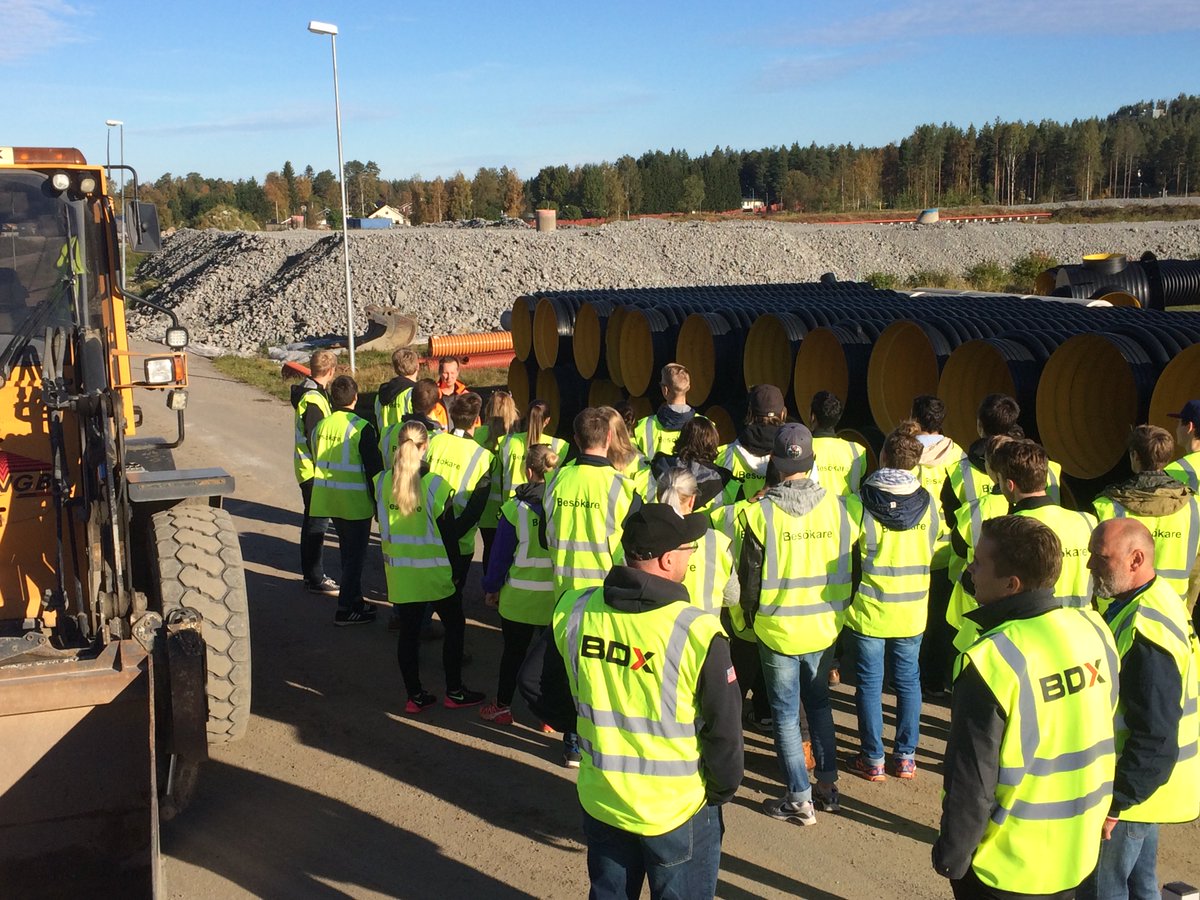 _DagNat's tweet photo. Väg&amp;vattenstudenterna #LTU på studiebesök vid Kronanprojektet i Luleå där VAinfrastruktur byggs under hösten/vintern https://t.co/SaplhLc4Nw