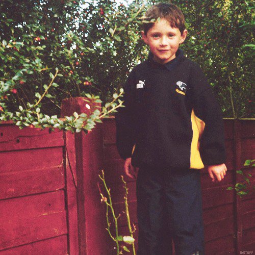 0broccoli's tweet photo. Happy Happy Happy Happy Happy 23th Birthday Niall! Love ya! #HappyBirthdayNiall https://t.co/sbvzMI8owV
