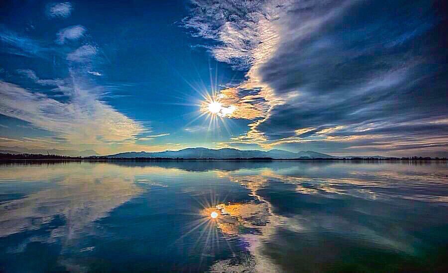 PardueSuzanne's tweet image. When you start each day
with a grateful heart, light
illuminates from within...