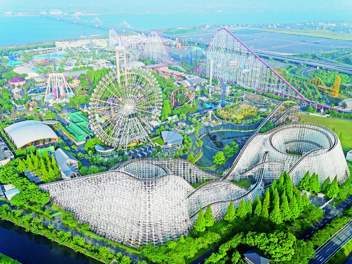 関西ウォーカー編集部 Twitterissa 関西ファミリーウォーカーにドローン 9 15発売の関西 ファミリーウォーカー秋号には注目の新企画が登場 おなじみの遊園地をドローンで空撮しています オモチャ見たい と楽しくなってしまうような写真ばかりですよ 写真by小林