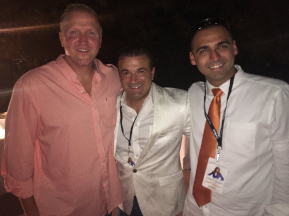 MylesTucci's tweet photo. This is how we get down at the #whiteparty #IS20G https://t.co/ZEsoMeHQtl