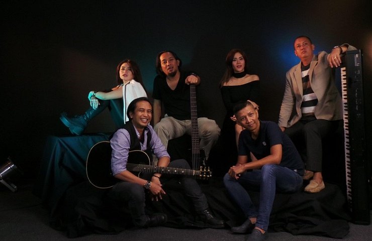 Piyu Perkenalkan Band Barunya, The Secret: eljohnnews.com/2016/09/11/piy…
#lifestyle #info
<a href="/johnniesugiarto/">Johnnie Sugiarto 萧肇炫</a>