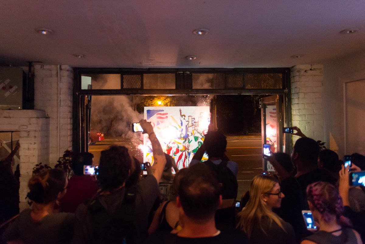 Santhori's tweet photo. Friday’s #magicpicture wouldn’t have been so #magic without you. https://t.co/Nvick9euk0 #boldeye #santhori #nyc https://t.co/H83JMRcnDc