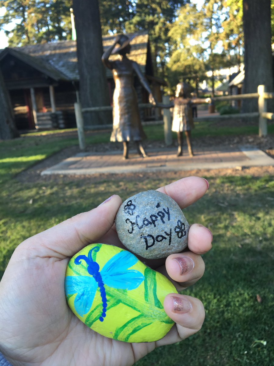 BeKindRockOn's tweet photo. Placed a couple rocks at Anderson Park, Redmond WA. https://t.co/GmphLY7h5K