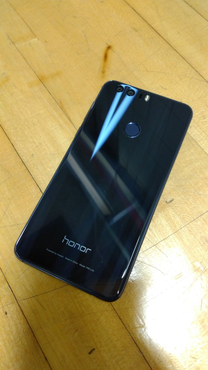 Captain2Phones's tweet photo. Tonight's tech: ZTE Axon 7, Huawei Honor 8, FIIL Diva Pro headphones. Help, I'm drowning in fun stuff! https://t.co/BkXMs7dPnR