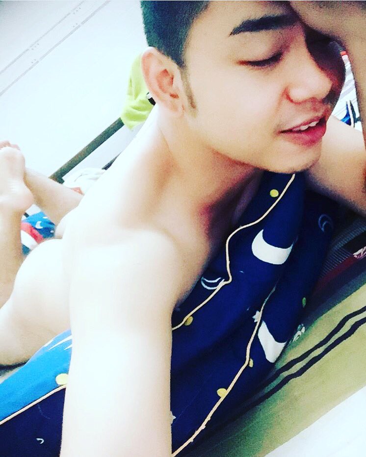 kenkens91's tweet photo. Sleeping https://t.co/MdZLgw5NyC