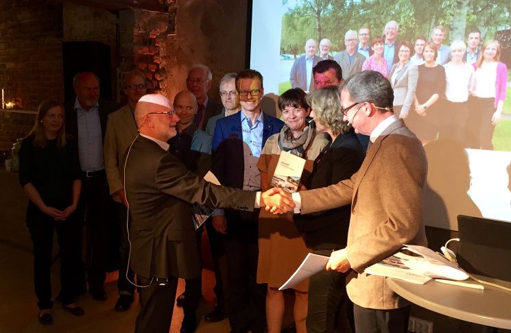 Transport-Norge med veikart for #grønnkonkurransekraft og utslippskutt: gronnkonkurransekraft.no/2016/09/13/tra… #miljø #klima