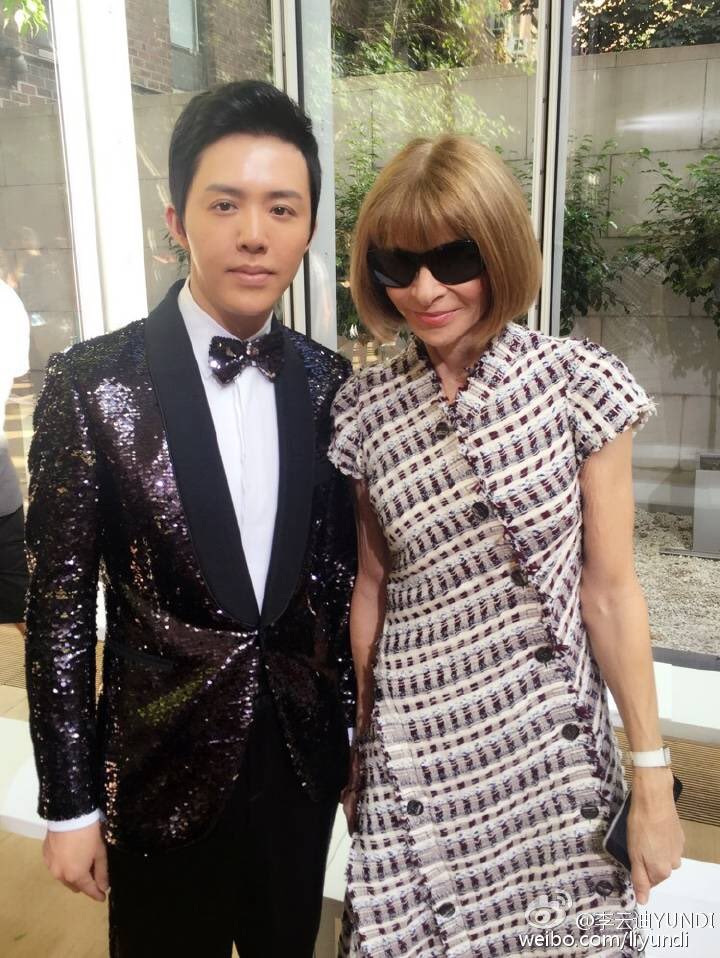 YundiMusic's tweet photo. With Wendi Deng and Anna Wintour #oscardelarenta #NewYorkFashionWeek https://t.co/zN8iRRMeud