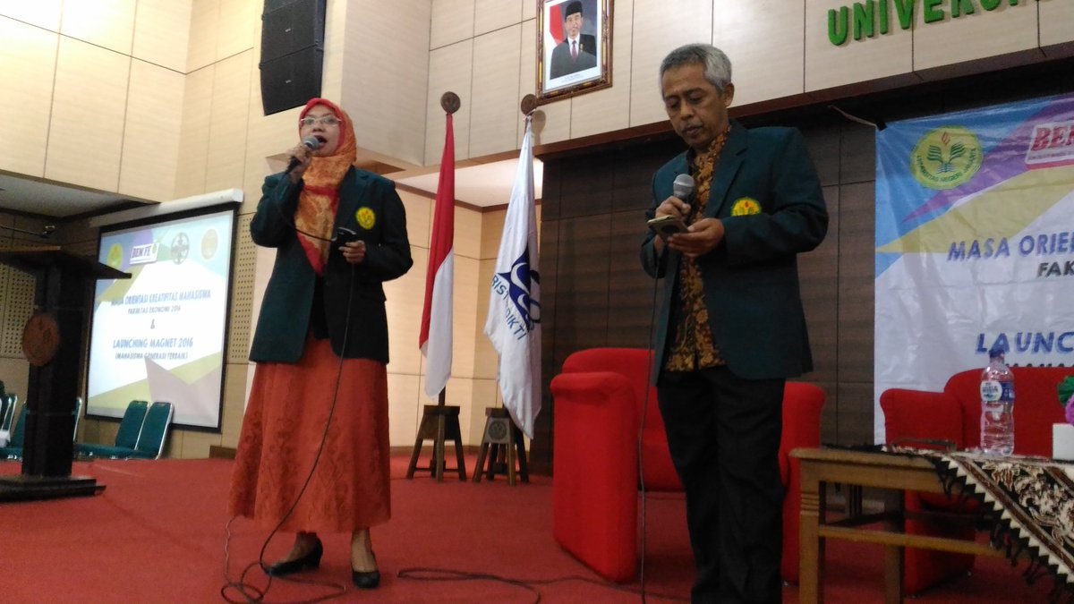 MagentaFE's tweet photo. Lantunan lagu yg berjudul Cinta &amp; Rahasia dr pak Dedi Purwana &amp; Bu Darma Rika memecah suasana MOKM &amp;Launching Magnet https://t.co/apXwZMOdIi