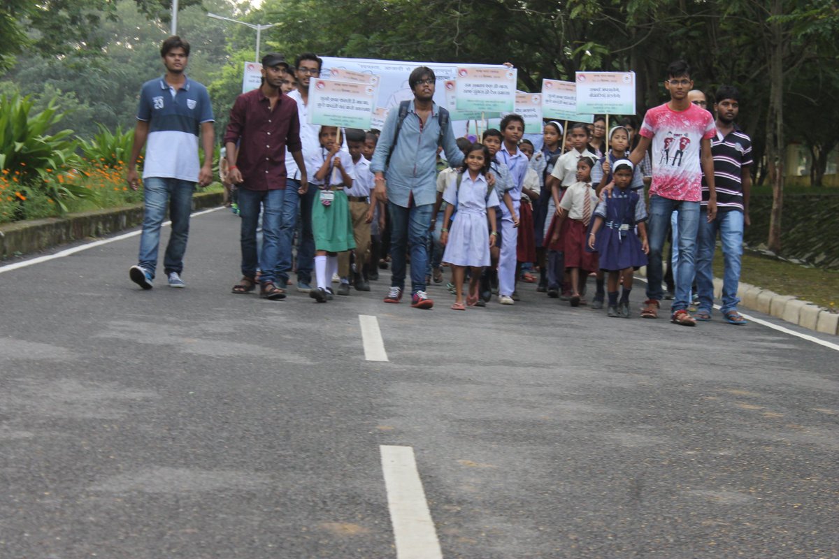 kartavyaind's tweet photo. Rally for #cleanliness by student's of #Kartavya_Ranchi_chapter #NIFFT_Ranchi NIFFT during #Swachh_Bharat_pakhawara https://t.co/SGGNEDx5tm