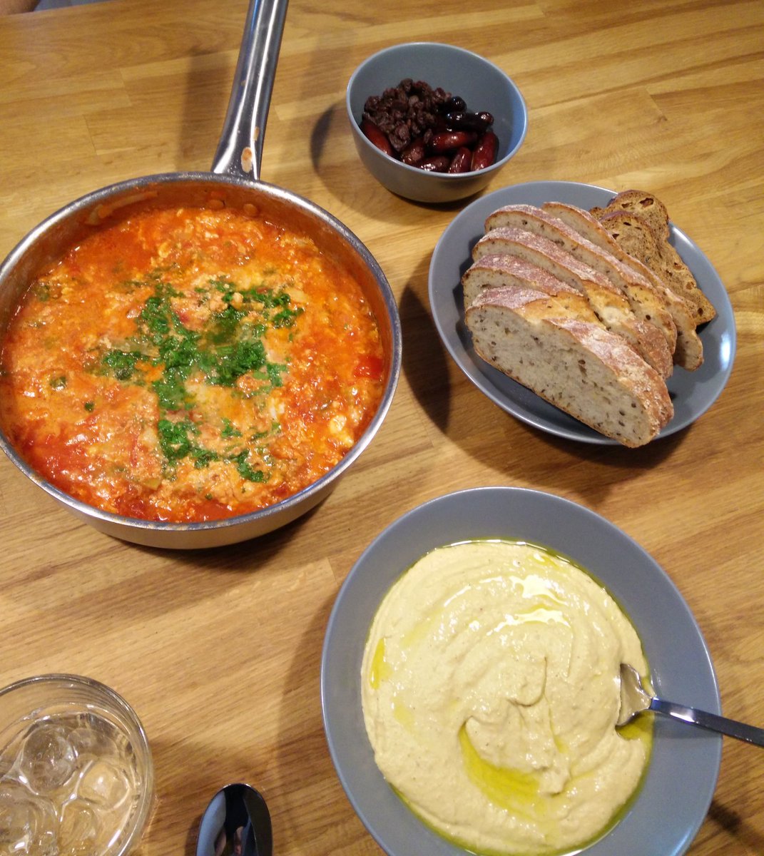NataRhmlw's tweet photo. Schakschuk mit Hummus #helsinki #helsingfors #derhappen #yammi #volkerwars https://t.co/CLbwqlyHCa