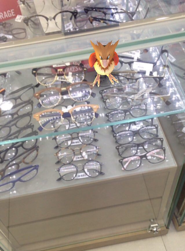 TitaFangirl's tweet photo. Spearow shopping for specs #PokemonGO #PokemonGOPhilippines #PokemonGOPH https://t.co/tH10LnYTuB