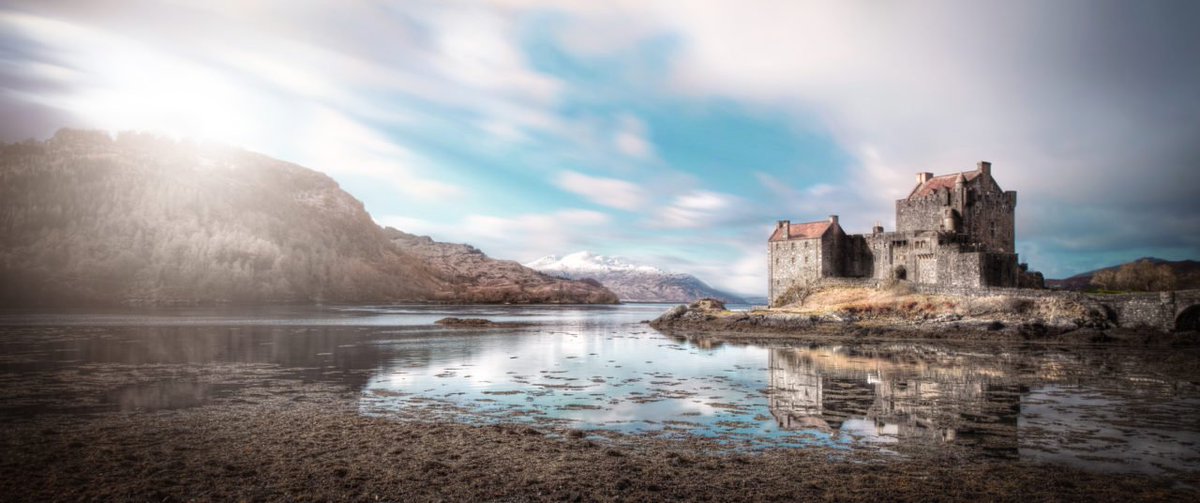OneMoreMinute_'s tweet photo. We start the day by a view of Eilean Donan Castle, one of the most iconic in #scotland
@1EileanDonan https://t.co/5zkp6LLDds