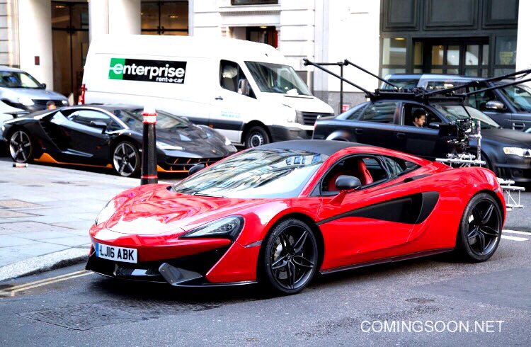 ミーハーな海外映画news Pa Twitter トランスフォーマー新作 車の画像が到着 マイケルベイ監督作 トランスフォーマー 新作の 撮影現場から 今作に登場する 車の画像が公開された こんなイケイケなpolice Car 見たことあるだろうか