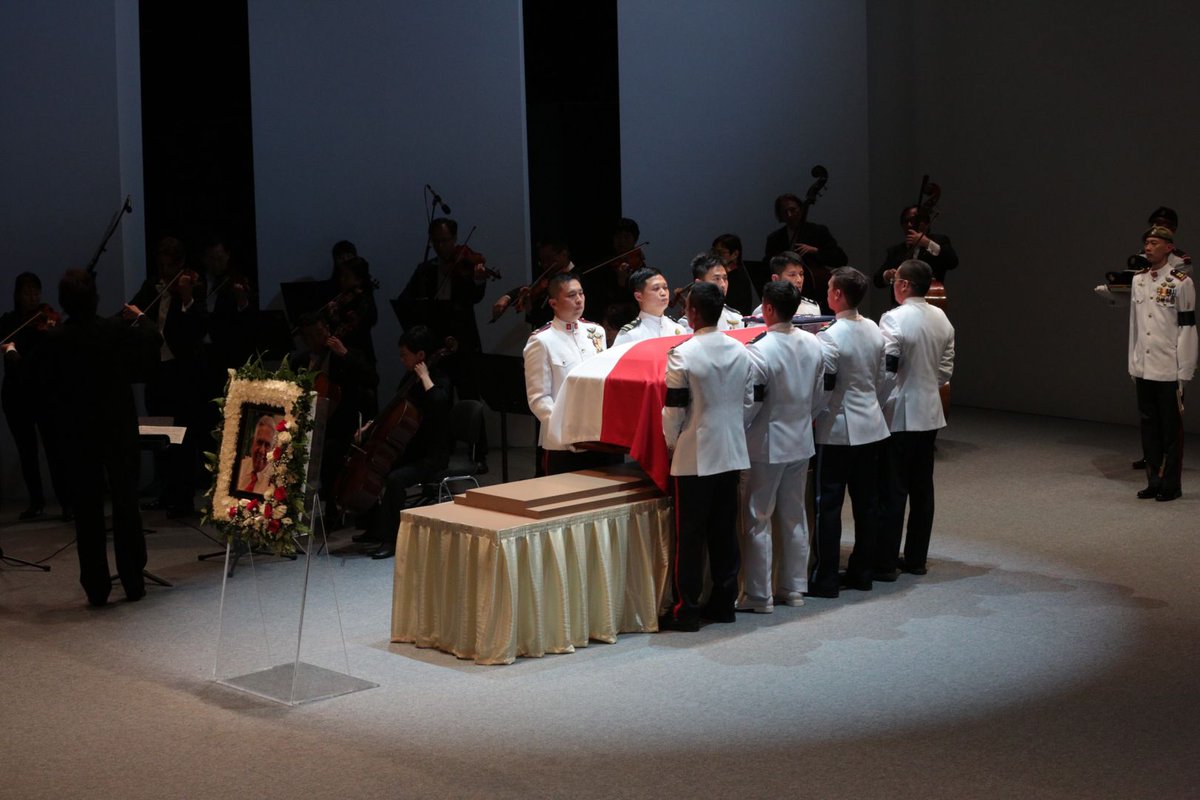 TODAYonline's tweet photo. Parliament pays tribute to late former President #SRNathan https://t.co/TNu3cWN1e1 https://t.co/7et7WKGqDA