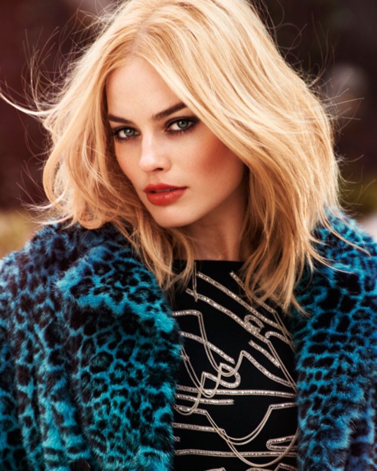 LegsOpenOrNot's tweet image. Margot Robbie