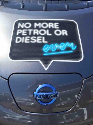 ZEVHub's tweet photo. UK government 'falling behind' on electric car pledge https://t.co/W5KAr1lmHP #EVHUBUK https://t.co/oJ6Yb3cDfP