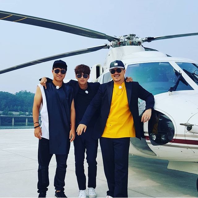 ArabYoonies's tweet photo. IG | تحديثات thugdefconn بصور مع شي يون .✨ https://t.co/cQWWp0sucG