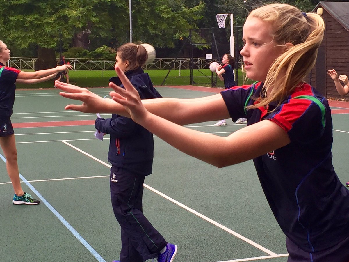 MillfieldNetbal's tweet image. U14s training hard 👍🏻 #releasepoints #balancedpass