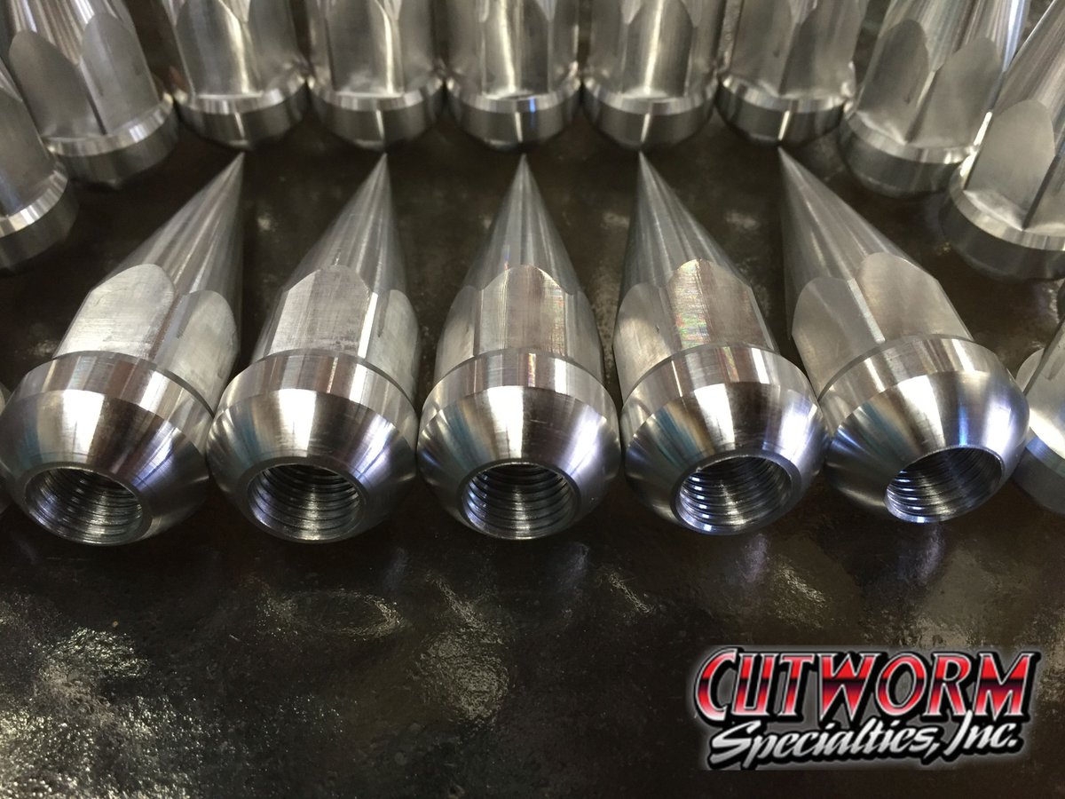 CutwormSpecial's tweet photo. Porsche spike lug nuts MADE IN AMERICA https://t.co/nM8GZ3fcpX https://t.co/f8UKx4wjyu