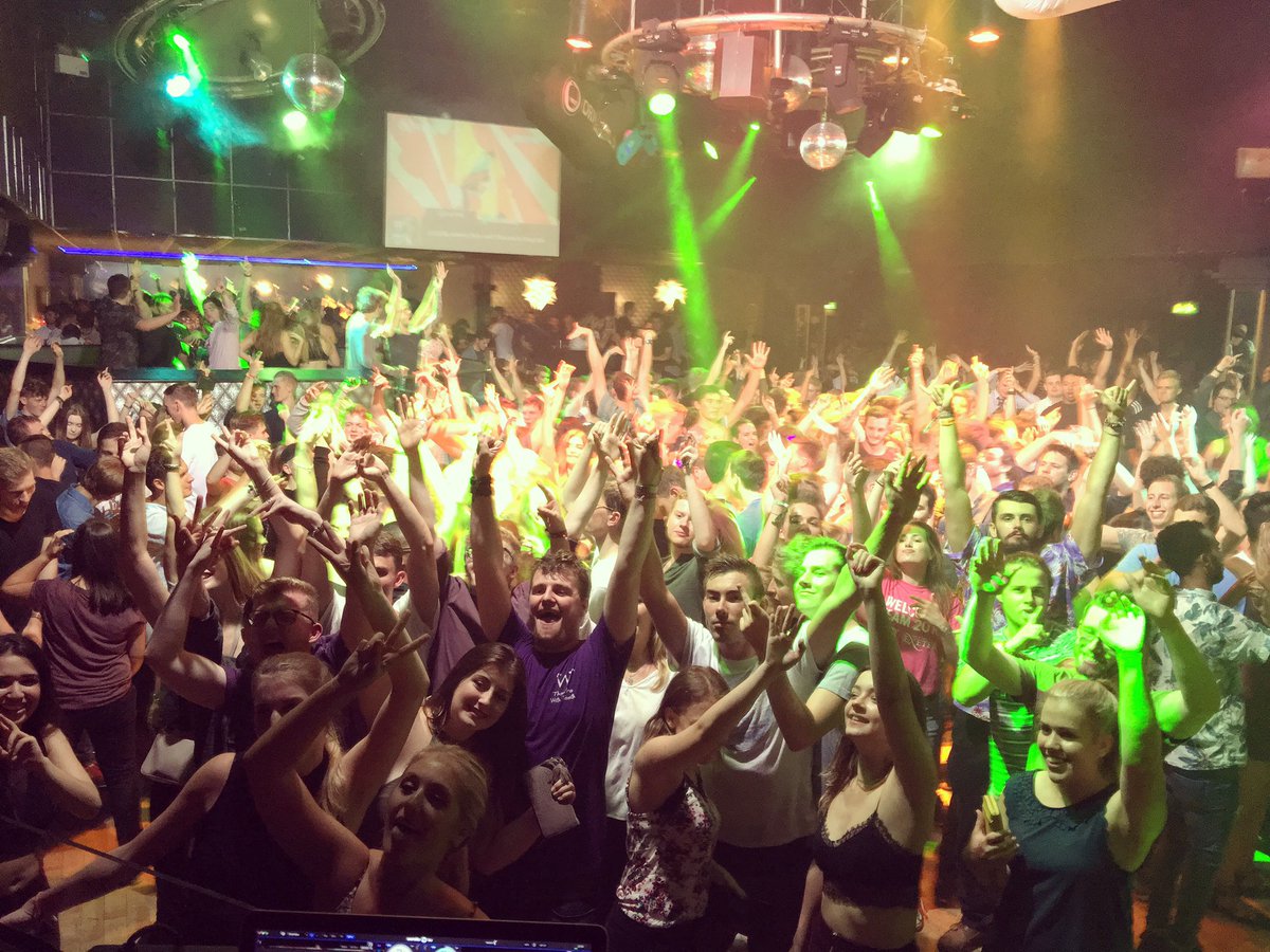 DJWillby's tweet photo. I love my #Exeter fam! So good to be back for another year of #DSP <3 🙌

#freshers @originalsinuk @unit1exeter https://t.co/BKeKHdk09y