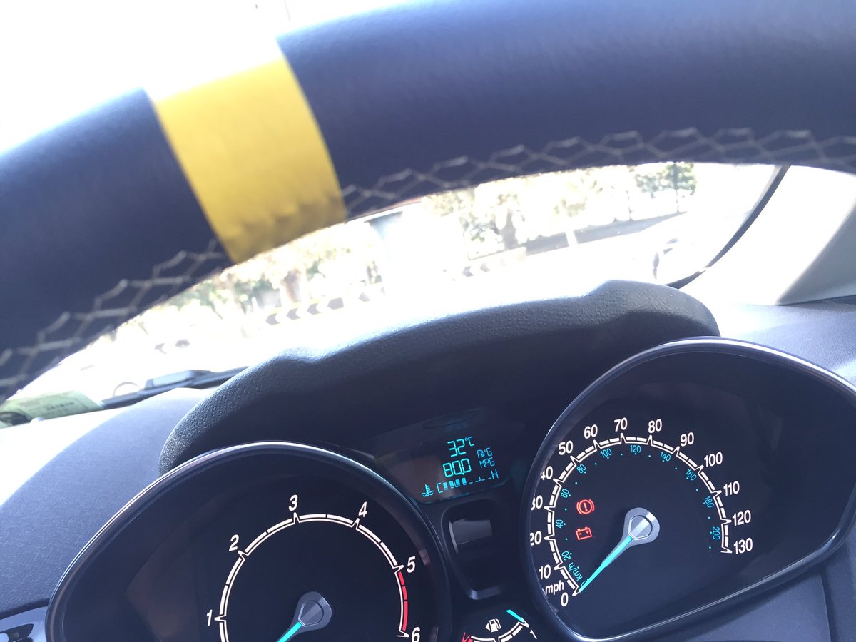 Totallydriving's tweet image. It's 32c outside &amp;amp; I just saw a grit spreader with a plough attachment, in #Teddington.  😂 #PreparedForAnyThing