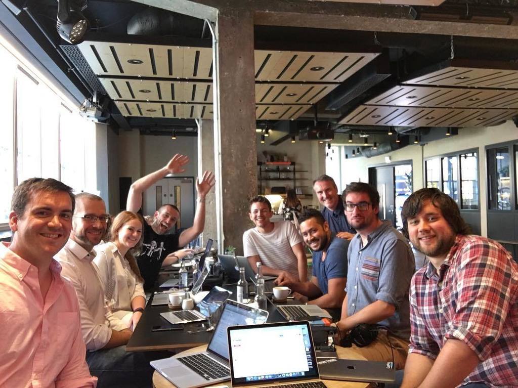 stuartmiles's tweet photo. Team @Pocketlint work day from the #sonosstudio in Shoreditch. There are too many of them.… https://t.co/ZAOBR1BG7W https://t.co/saSHSR42NS