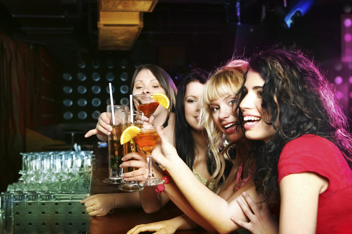 BlueDiamondNL's tweet photo. COCKtails maken ;)

https://t.co/ll5lNP71dR https://t.co/jrydEkH2qO
