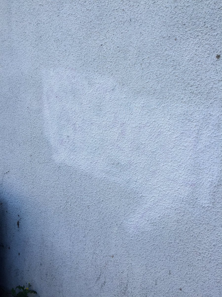 WALLthamstow's tweet photo. @salhoughton @stjamesbiglocal @SebLester @FRPonline ATM has been painted over 👍🏼 now how to tackle Hunto's... 🤔 https://t.co/qg2WATvsNW