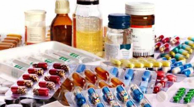 Лекарства фото. Фармацевтика лекарства. Лекарственная субстанция. Фармацевт препараты. Медикаментозная терапия.