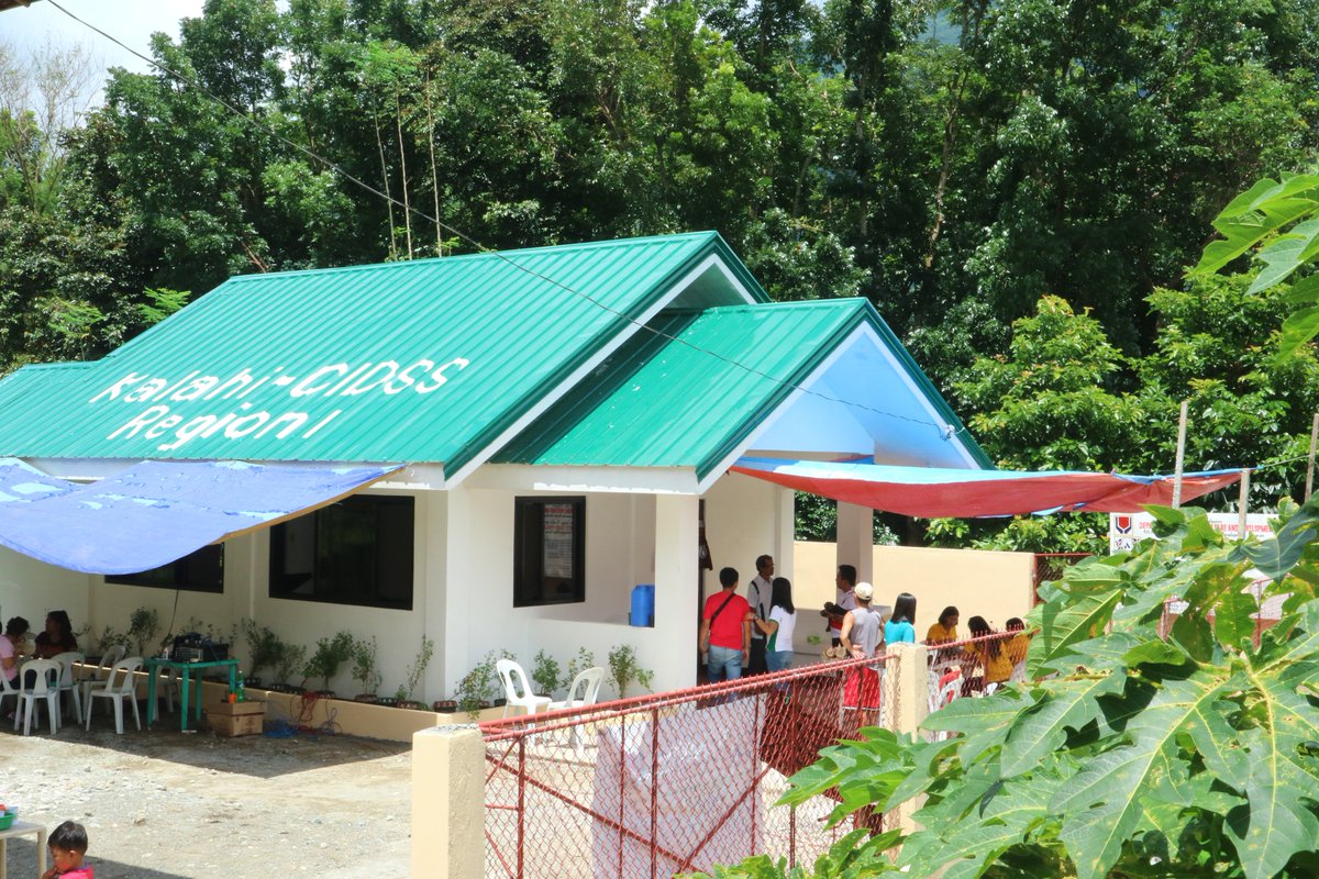 dswdfo1's tweet photo. Pag-asa para sa mas masigla at malusog na pamayanan ang dala ng #KalahiCIDSS sa mga residente ng Amilongan, Alilem! https://t.co/zPFng5qnXV