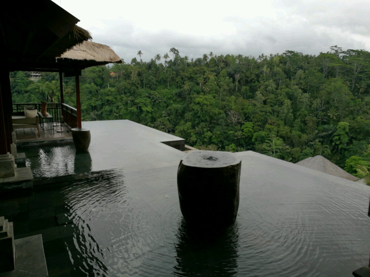 SVOBODA_PRO's tweet photo. Одно из самых красивых мест на Бали!) (@ Mandapa, a Ritz-Carlton Reserve in Gianyar, Bali) https://t.co/aWVA7u1AAE https://t.co/t7YEmyQncs