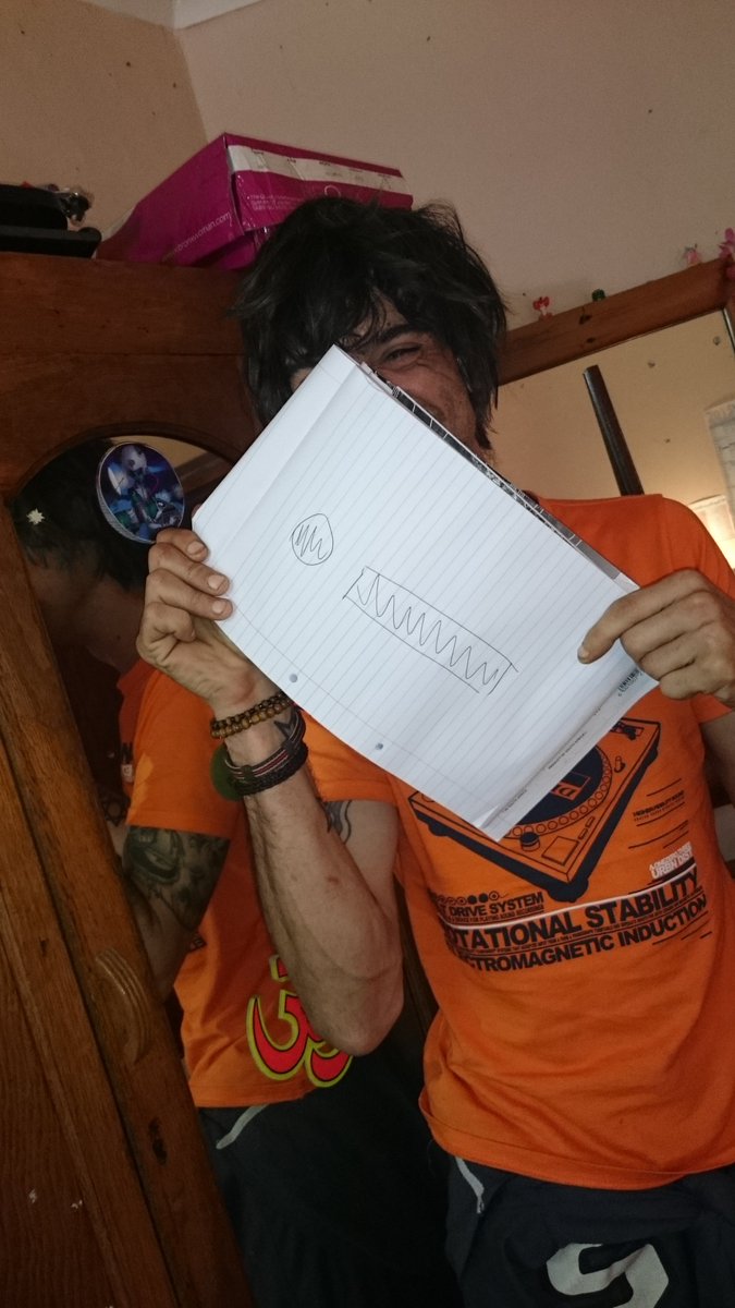 TheVortexSource's tweet image. Paul walks into the office and says check my new iPad! :D Never laughed so hard!