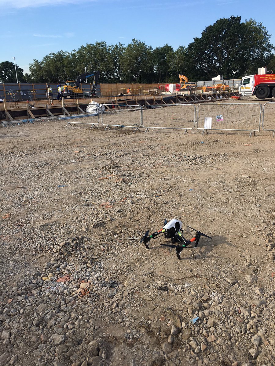 EKSSUK's tweet photo. On site with @ThrillPic &amp; @CityLifting for another spectacular tower crane installation #drone #construction https://t.co/RPqkeQTqxK