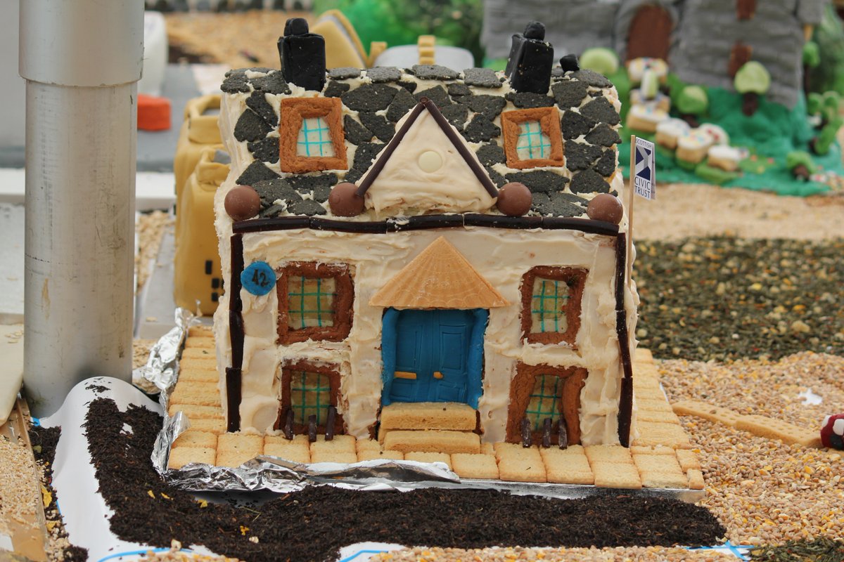 scotcivictrust's tweet photo. We were thrilled to have a slice of the action at #CakeFest2016 with our very own Tobacco Merchant's House! https://t.co/YYAzxAWz5n
