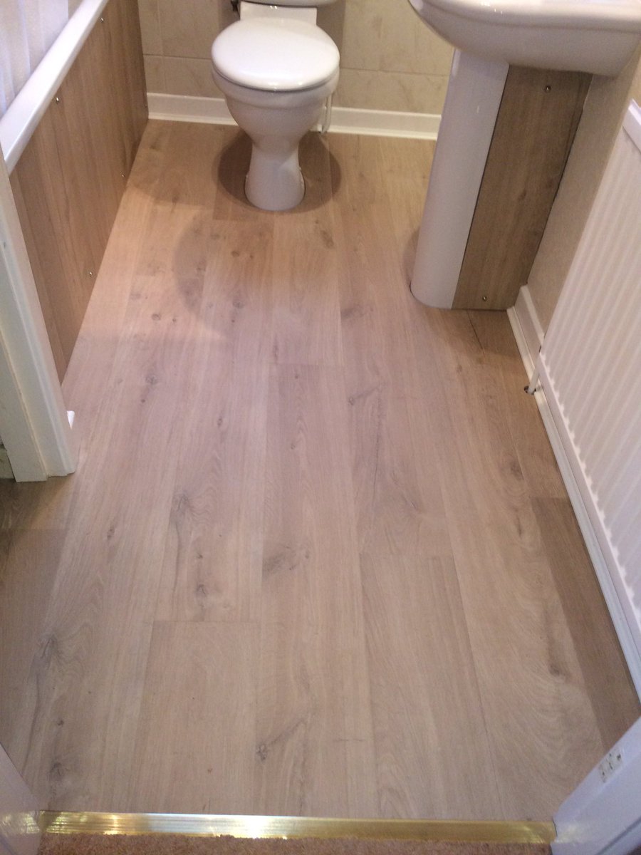 floorsub's tweet photo. @PergoProUK @pergo Coastal Oak Lightens &amp; Brightens up this   Bathroom. Bath &amp; side panels care of @Festool_GB https://t.co/OowNPS5xum