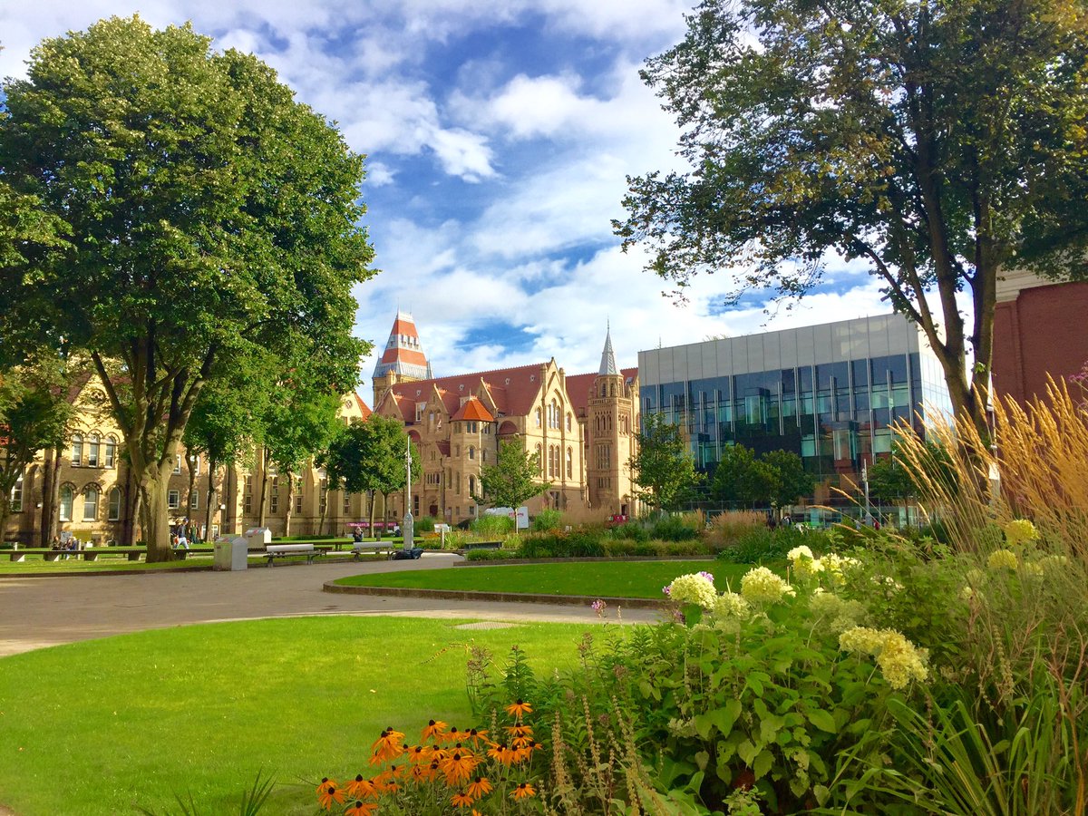 ☀️ A beautiful September morning on campus by Samuel Alexander and <a href="/UoMLibrary/">UoM Library</a> ☀️ <a href="/OfficialUoM/">The University of Manchester</a>