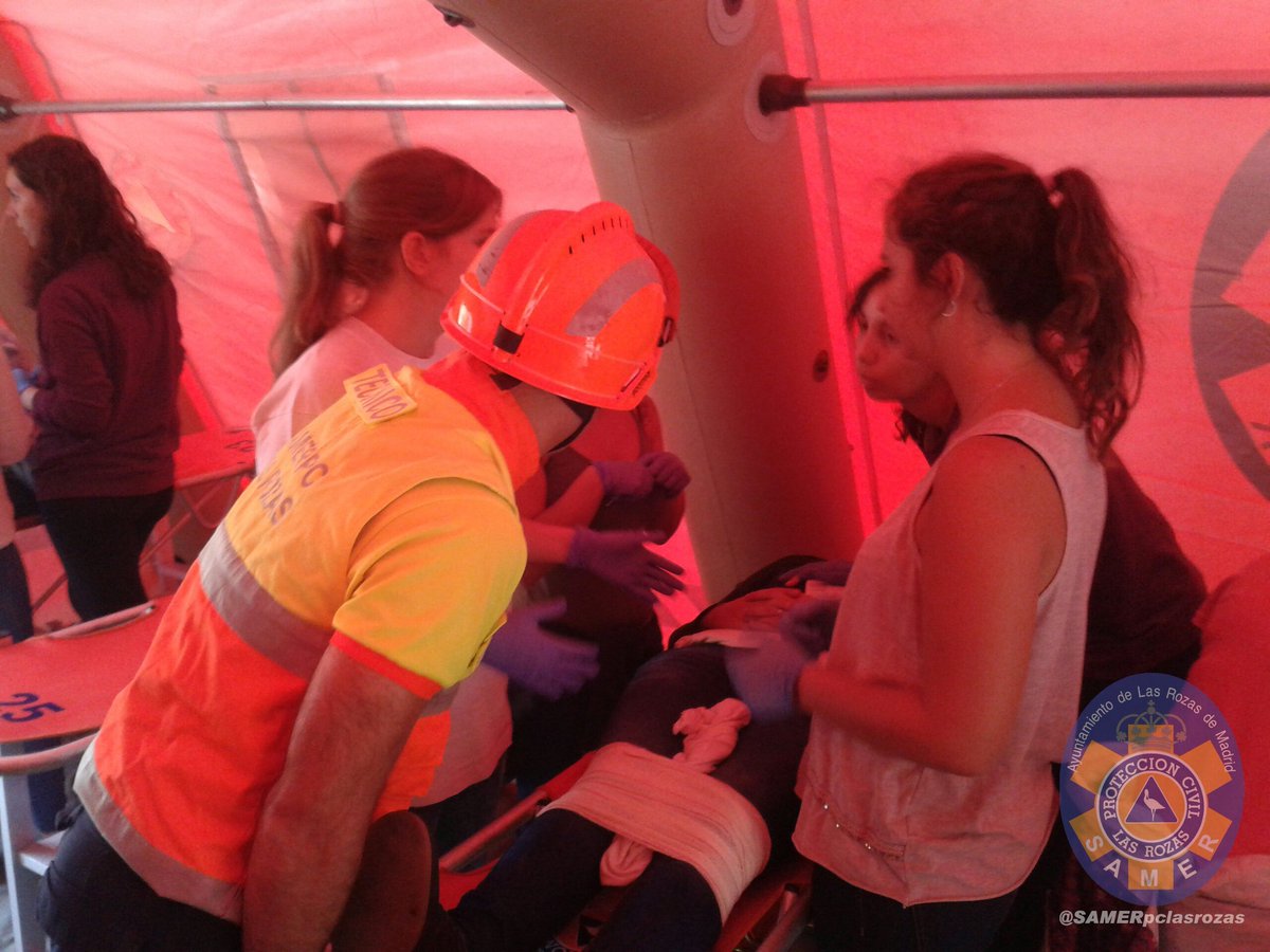 SAMERpclasrozas's tweet photo. #Simulacro #IMV E.U.ENFERMERÍA Hospital La Paz. https://t.co/1cuqF6LyFk