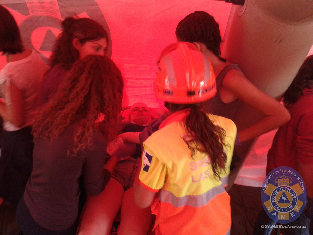 SAMERpclasrozas's tweet photo. #Simulacro #IMV E.U.ENFERMERÍA Hospital La Paz. https://t.co/1cuqF6LyFk