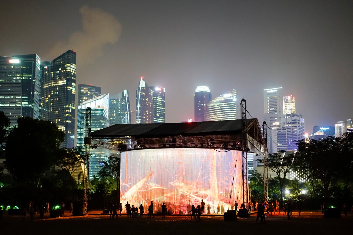 RonAradStudio's tweet photo. Following on from #CurtainCall @RoundhouseLDN , #720Degrees is brightening up the Singapore skyline https://t.co/lsP2DvBTUQ
