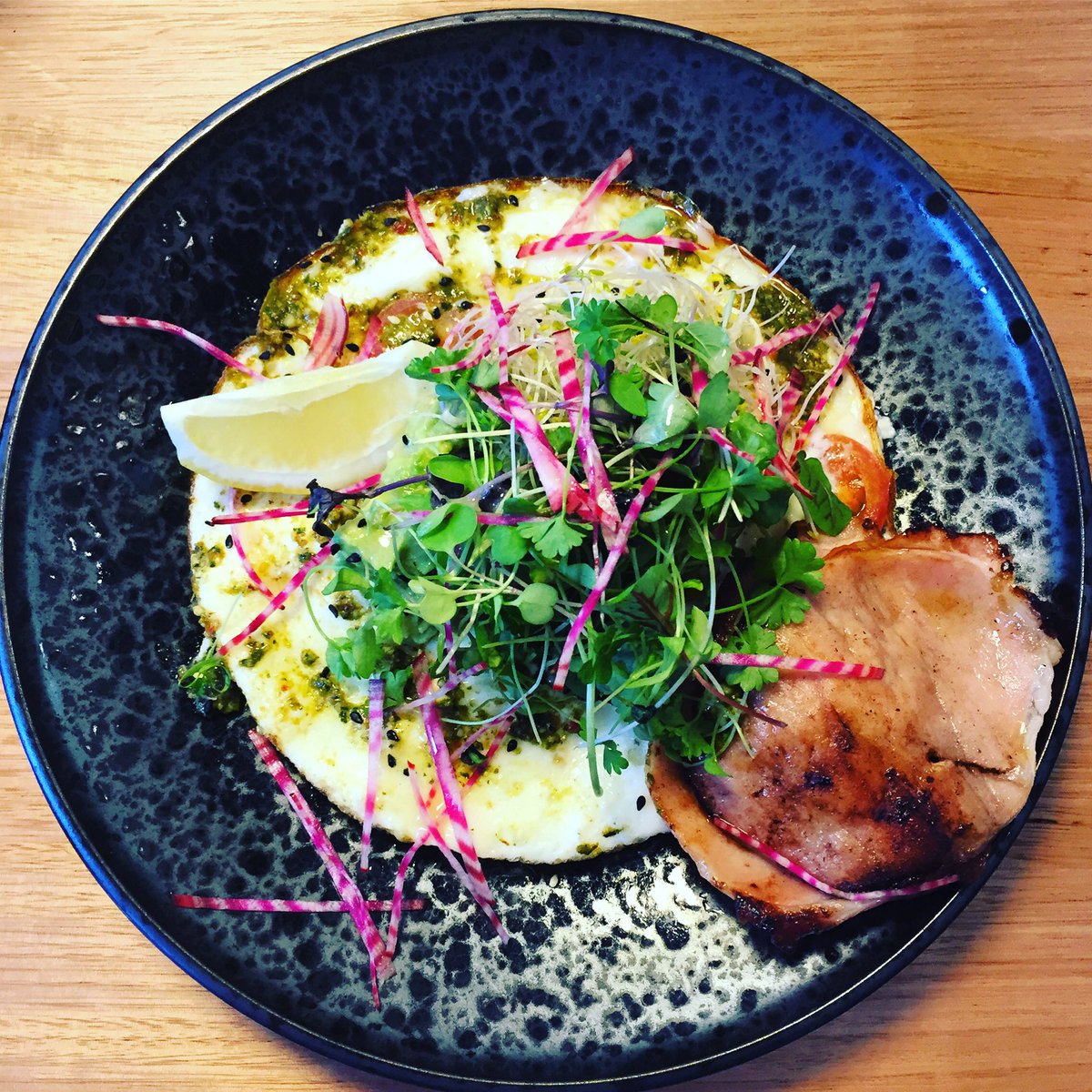 vincent_zoe's tweet photo. #Healthy #Breakfast in #Melbourne ❤️ #CleanEating #MelbourneEats #ActiveLiving #Omelette https://t.co/aFrVUtmqbc