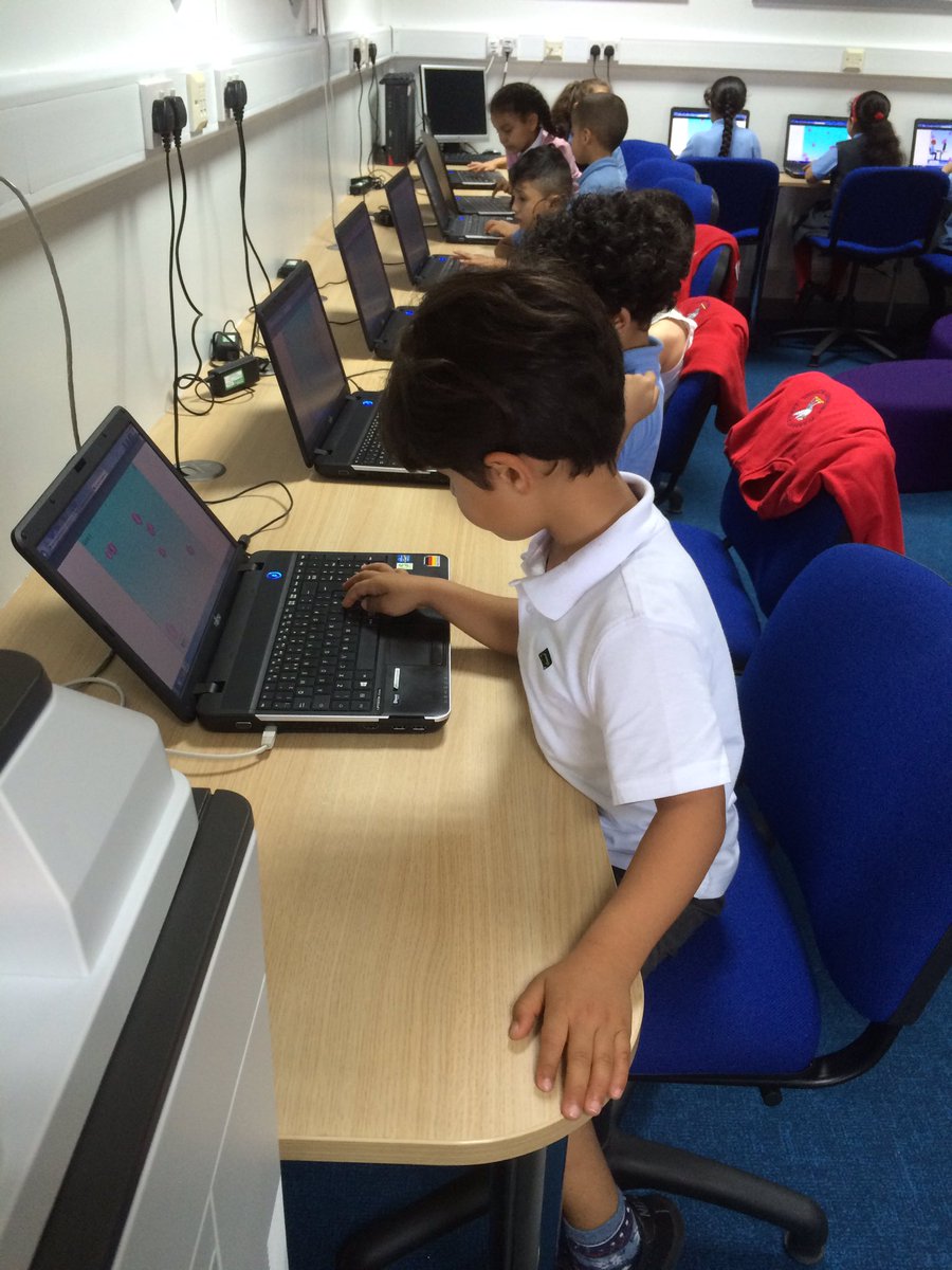 MissCullender's tweet photo. Year 1 are working with @MGLWorld_Paul practising typing skills #purplemash https://t.co/qxBDFdmzeA
