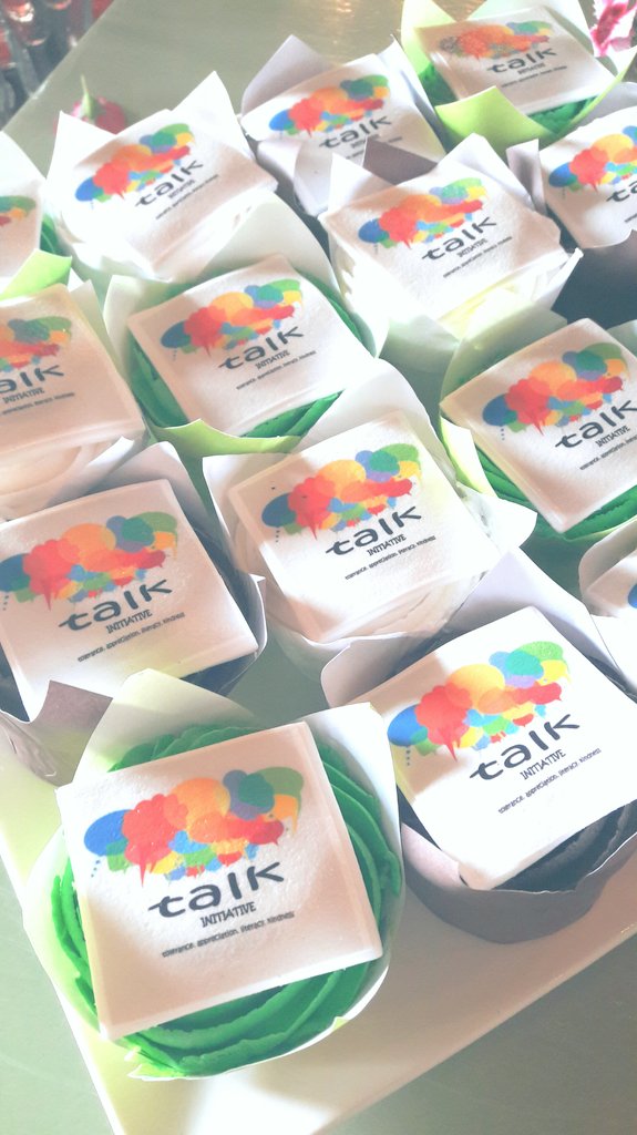 CopperstoneZONE's tweet photo. What's not to love about these gorgeous cupcakes #TalkInitiative #SABach2016 #CelebritySpaDay @MowanaSpa https://t.co/hEUMruz5bG